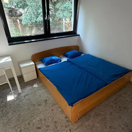 Krasne V Krasnem Prostredi S Kavarnou Mitte