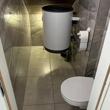 Krasne V Krasnem Prostredi S Kavarnou Mitte Appartement